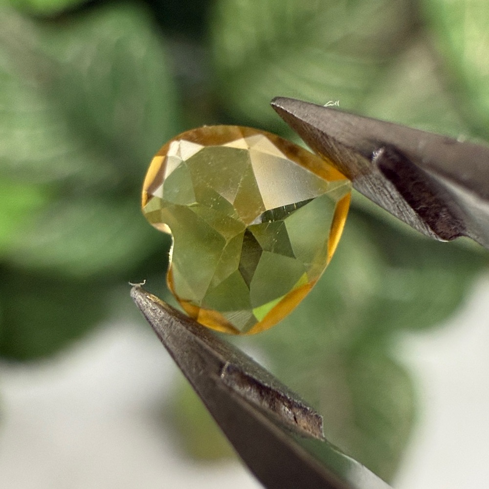 Citrine Heart - Picture 2 of 2